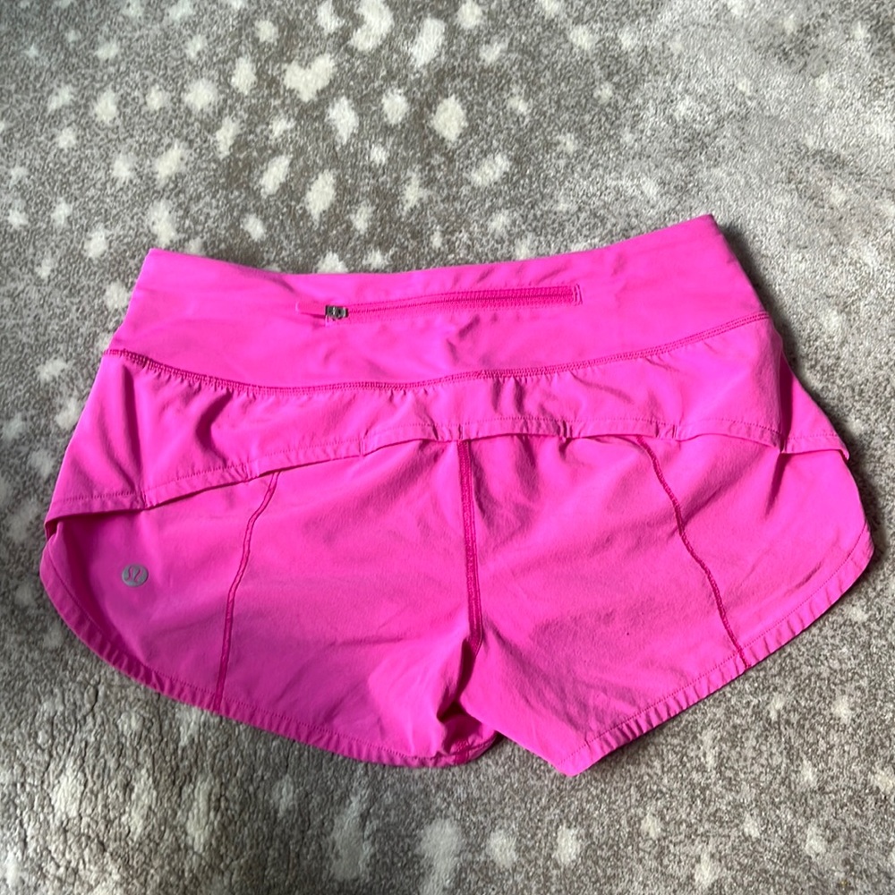 I’m selling size 2 speed up Lululemon shorts. Brand new! Worn twice!